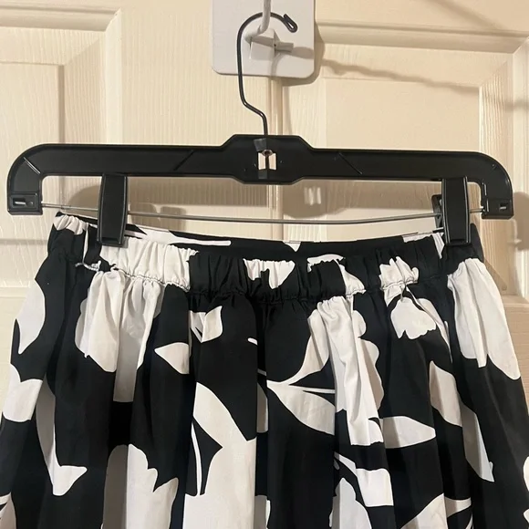 NWOT Kate Spade New York x Target Classic Black/White Rose Volume Midi Skirt XXS - Picture 4 of 6